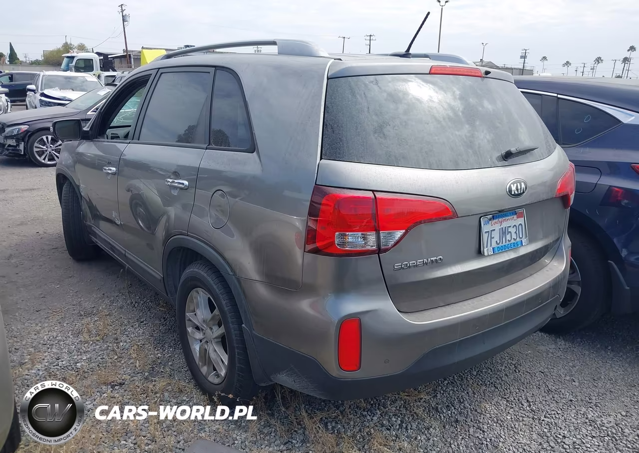 2015 Kia Sorento Lx VIN:5XYKT3A6XFG600564 - 3