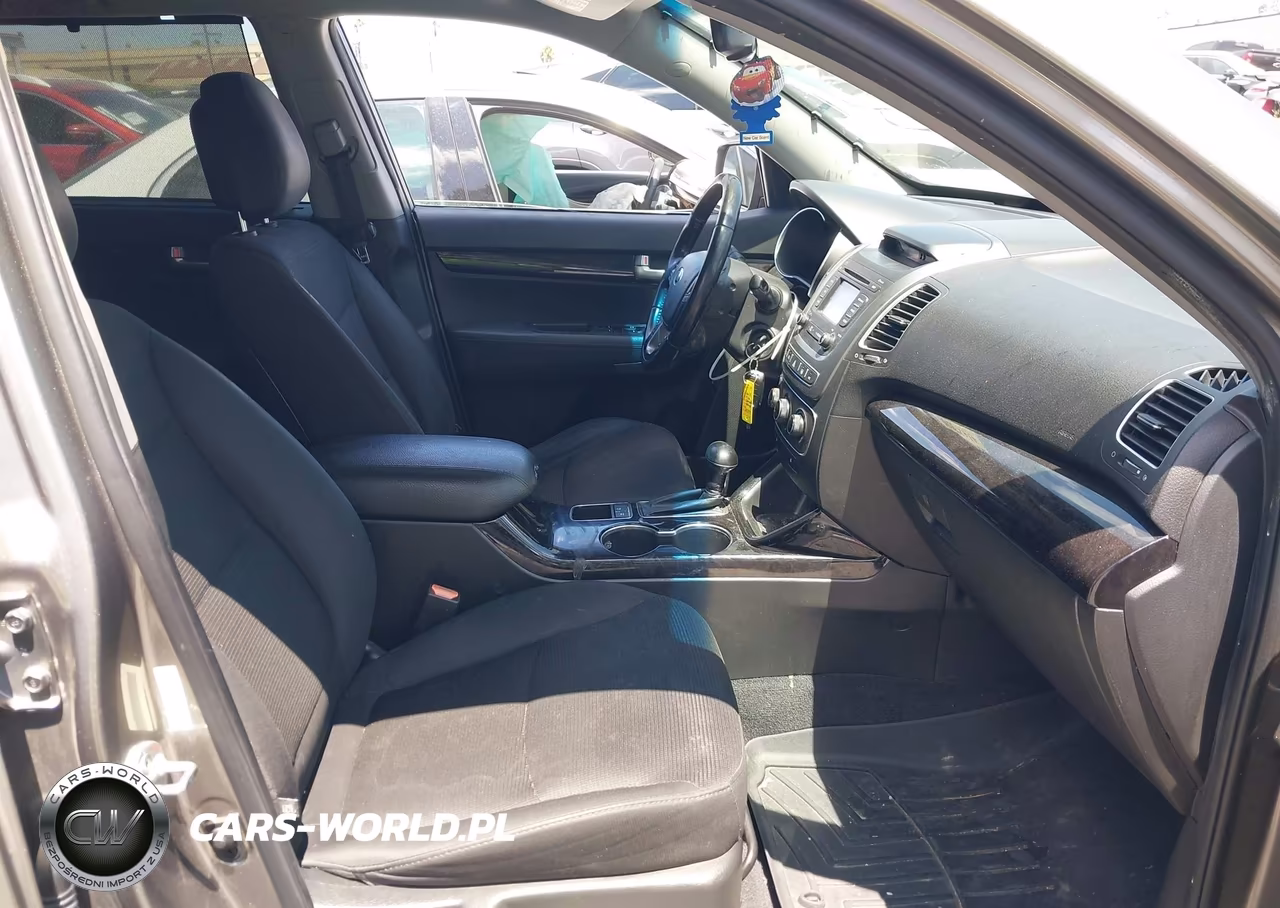 2015 Kia Sorento Lx VIN:5XYKT3A6XFG600564 - 5