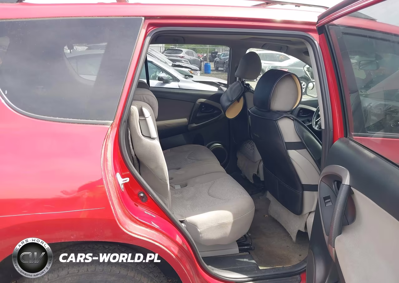 2007 Toyota Rav4 Limited VIN:JTMBK34V775021774 - 8