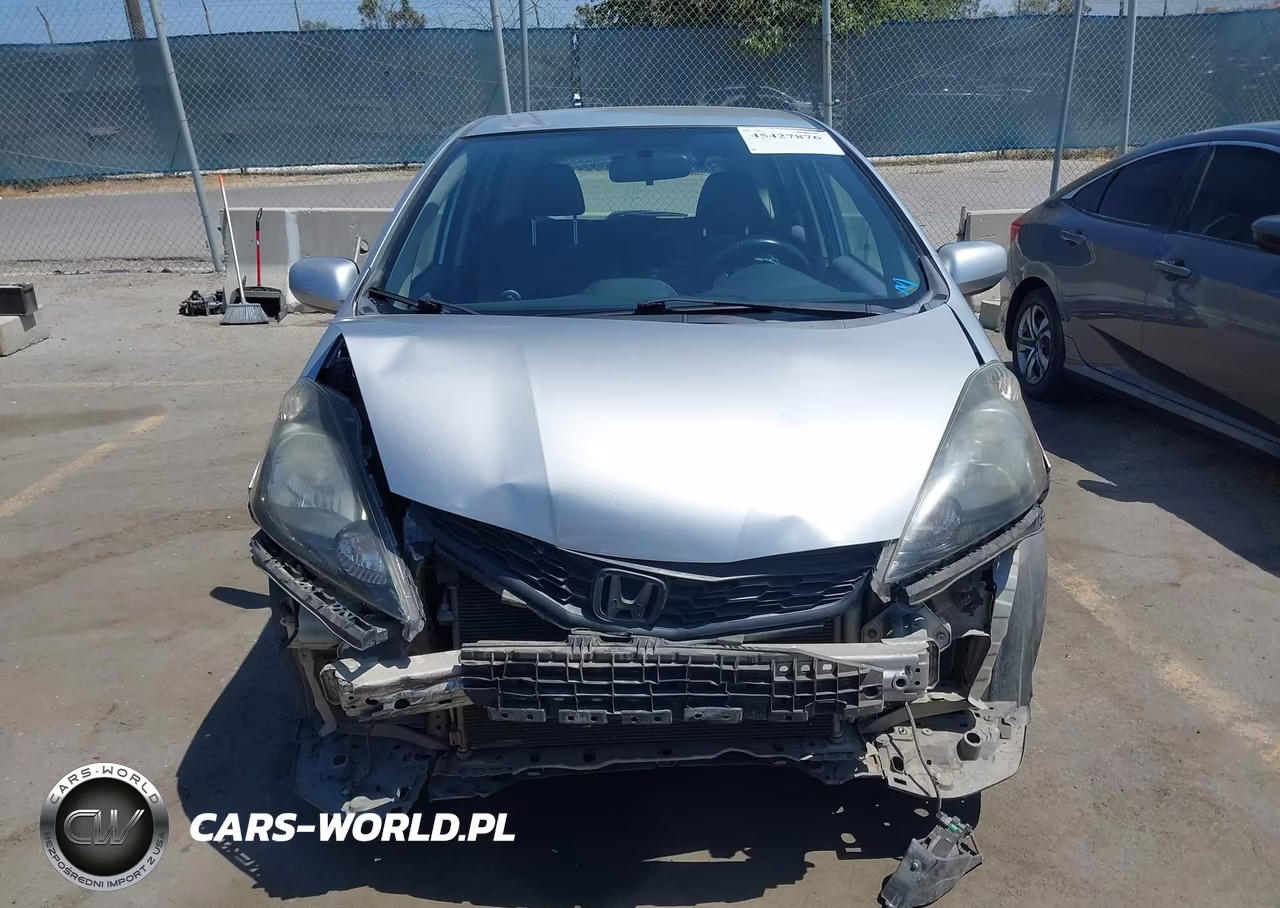 2012 Honda Fit Sport VIN:JHMGE8H53CC011414 - 13