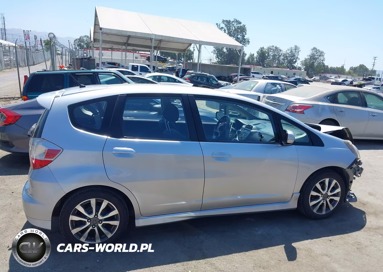 2012 Honda Fit Sport VIN:JHMGE8H53CC011414 - 14