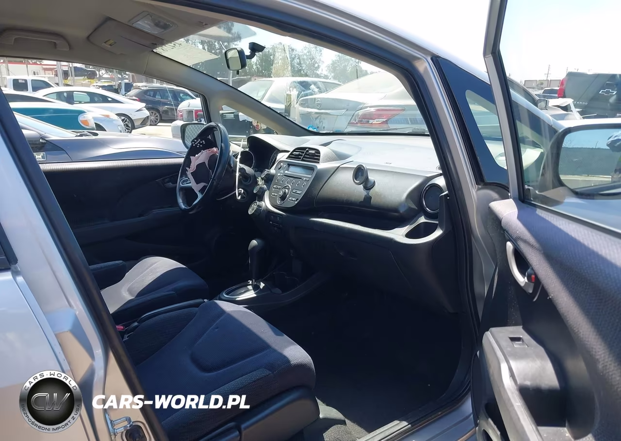 2012 Honda Fit Sport VIN:JHMGE8H53CC011414 - 5