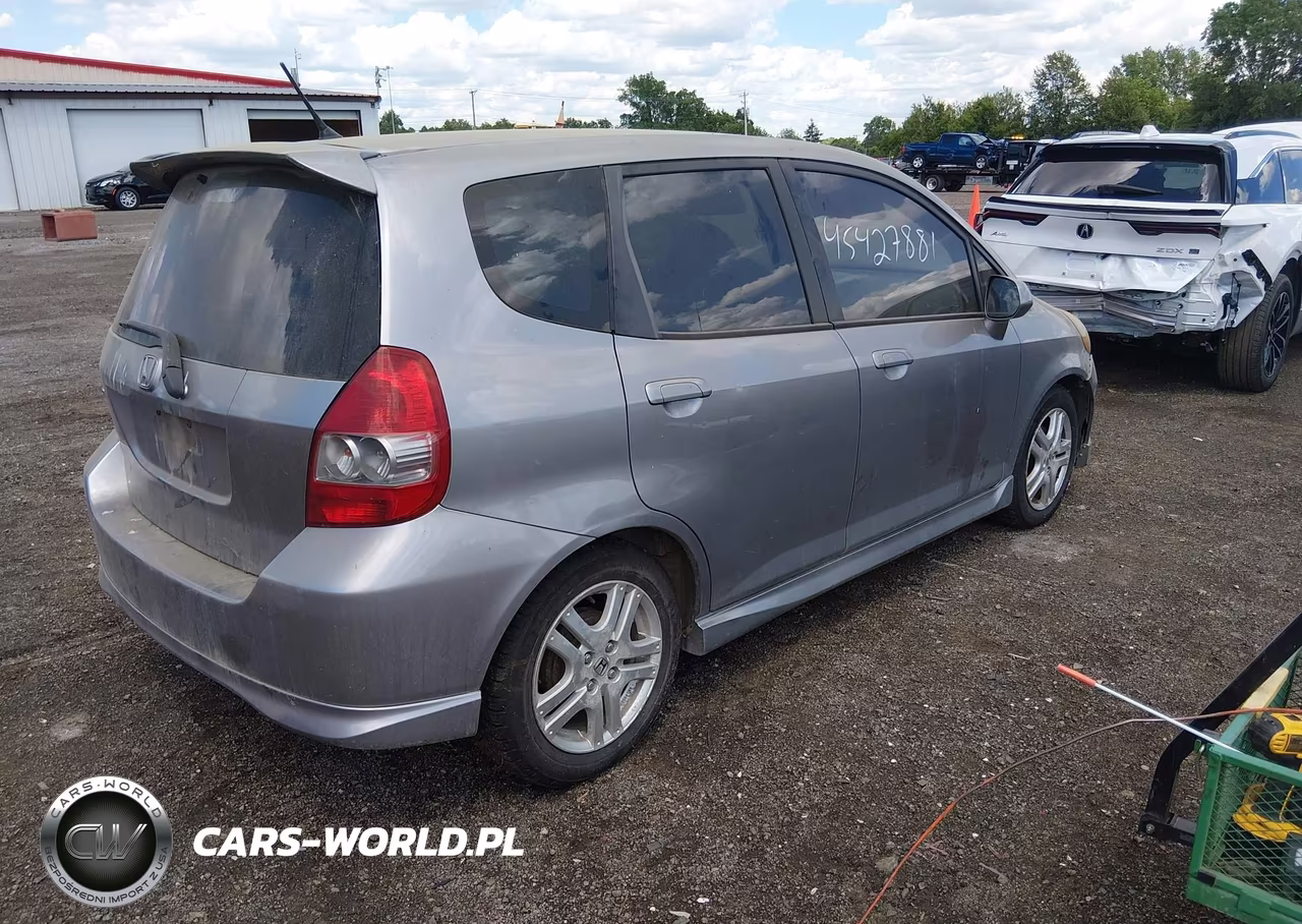 2007 Honda Fit Sport VIN:JHMGD38617S013320 - 4