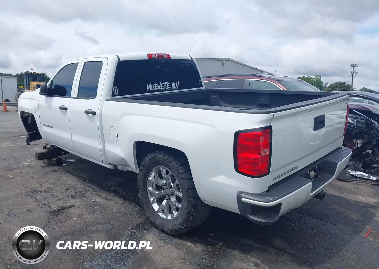 2018 Chevrolet Silverado 1500 Custom VIN:1GCVKPEC2JZ318288 - 3