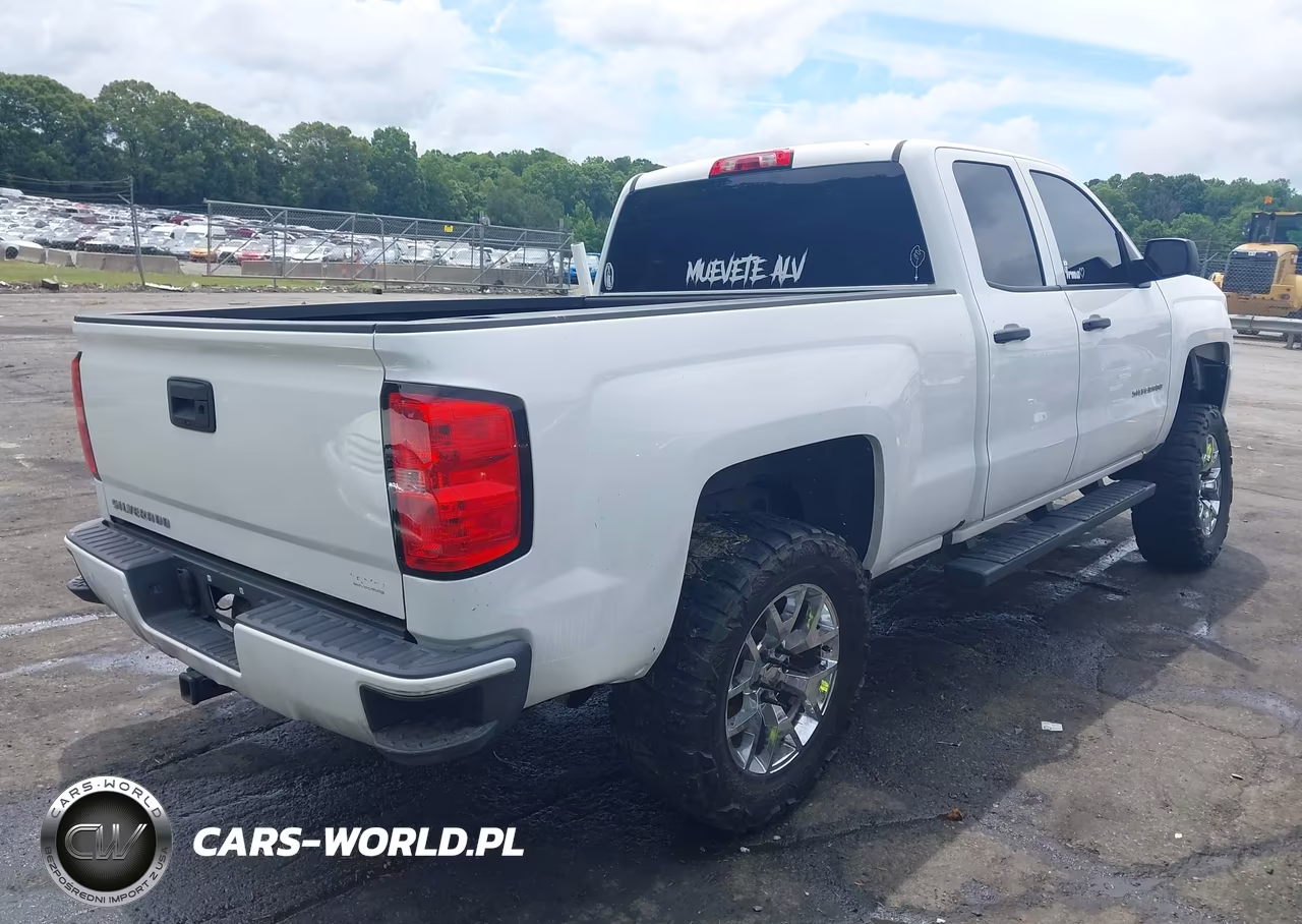 2018 Chevrolet Silverado 1500 Custom VIN:1GCVKPEC2JZ318288 - 4