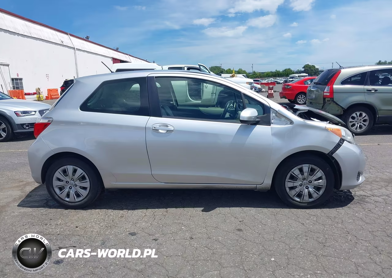 2013 Toyota Yaris Le VIN:JTDJTUD38DD552884 - 13