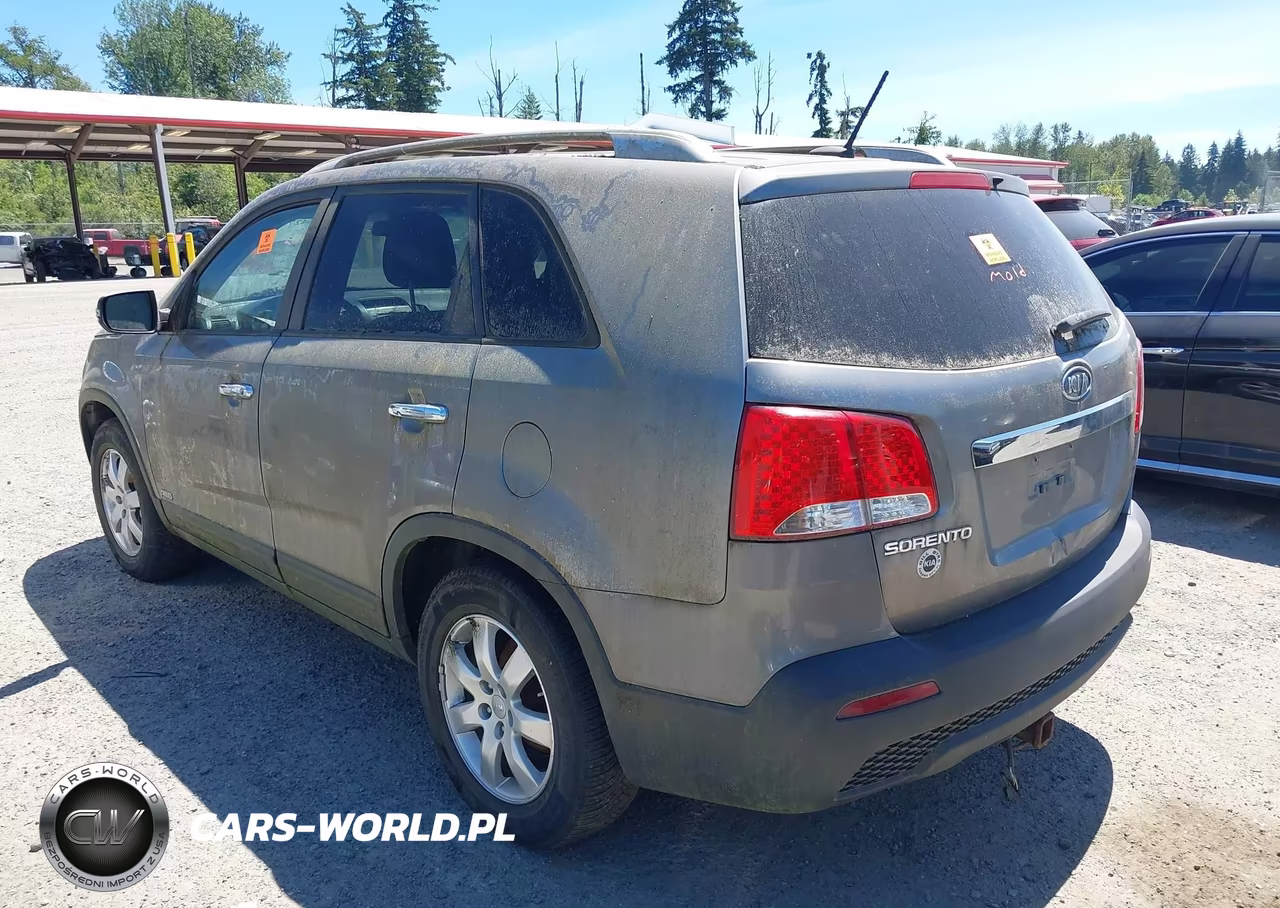 2013 Kia Sorento Lx V6 VIN:5XYKTDA27DG319094 - 3