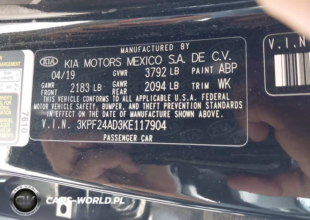 2019 Kia Forte Lxs VIN:3KPF24AD3KE117904 - 9