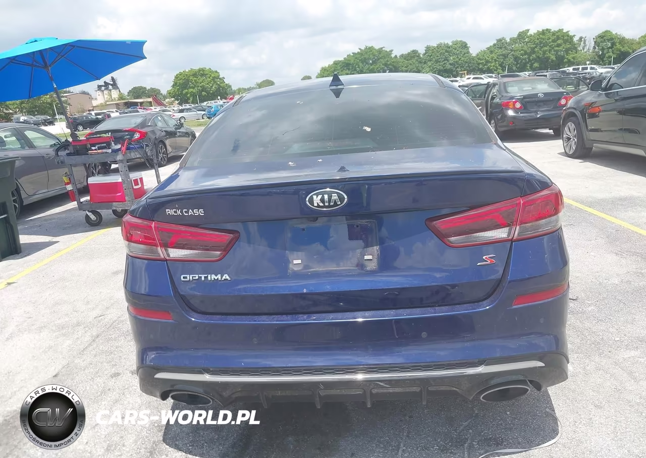 2020 Kia Optima S VIN:5XXGT4L31LG410957 - 17