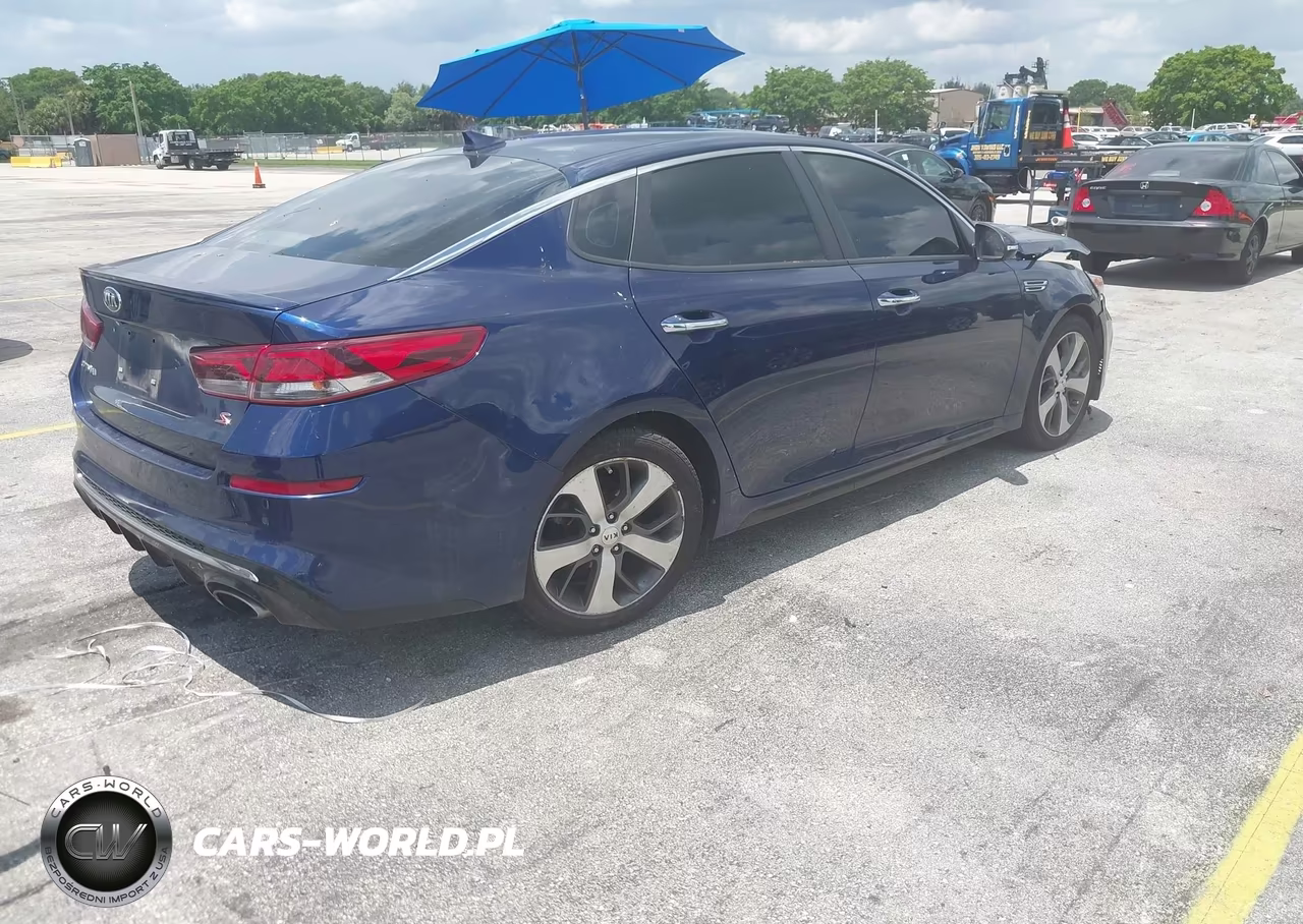 2020 Kia Optima S VIN:5XXGT4L31LG410957 - 4