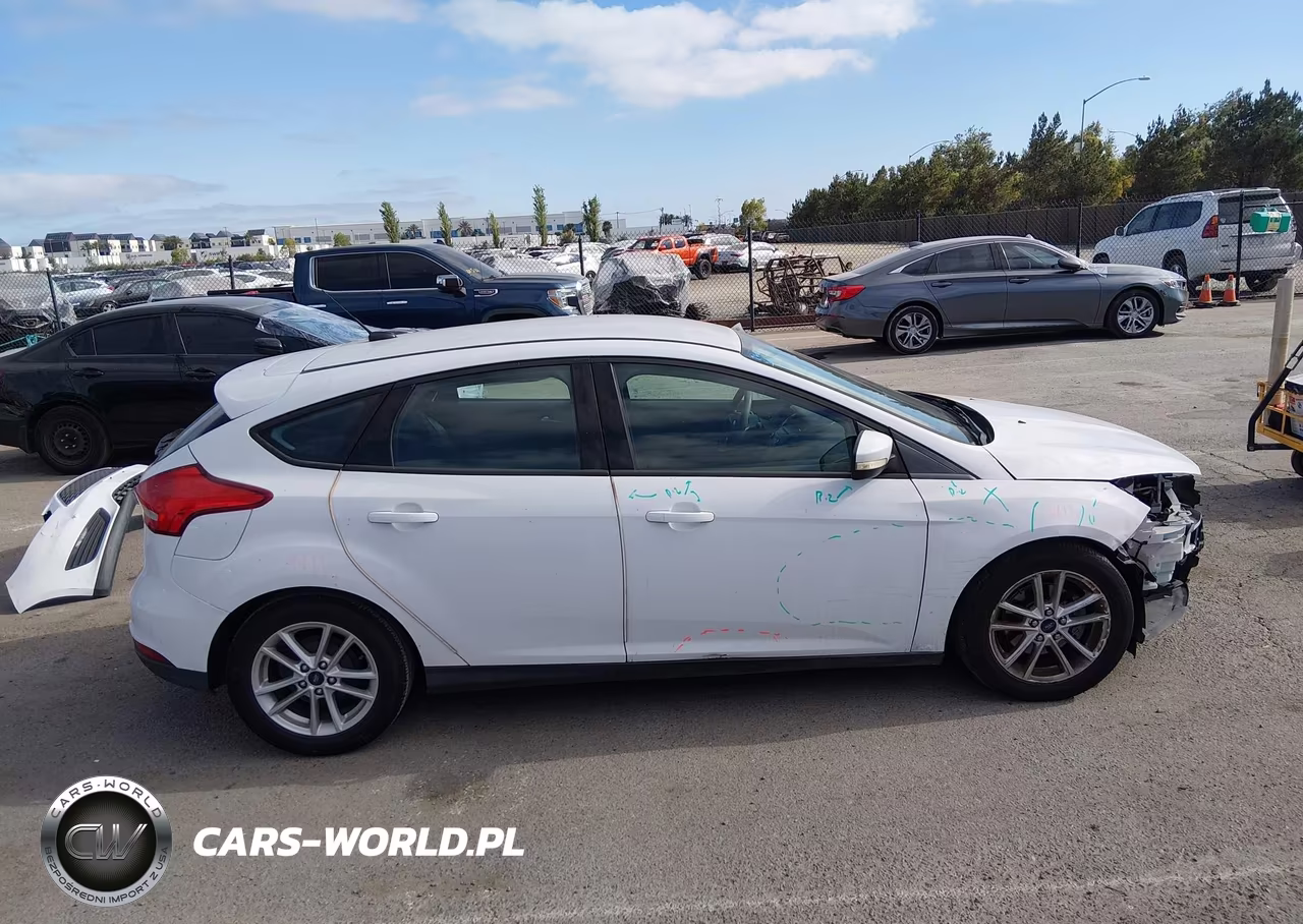 2015 Ford Focus Se VIN:1FADP3K20FL329467 - 14