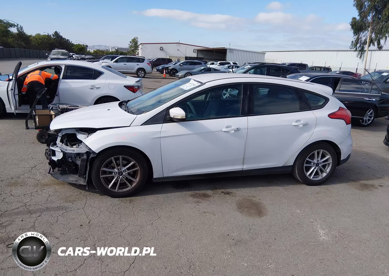 2015 Ford Focus Se VIN:1FADP3K20FL329467 - 15