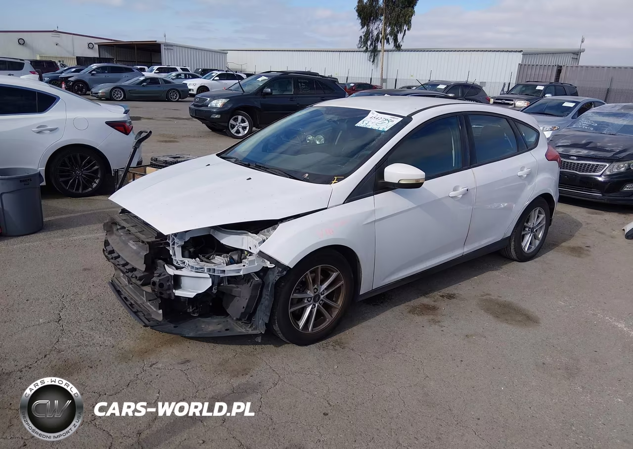 2015 Ford Focus Se VIN:1FADP3K20FL329467 - 2