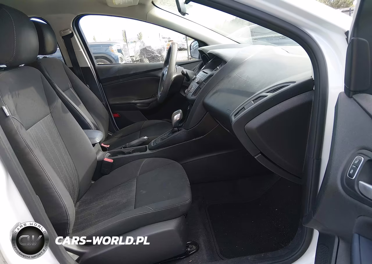 2015 Ford Focus Se VIN:1FADP3K20FL329467 - 5