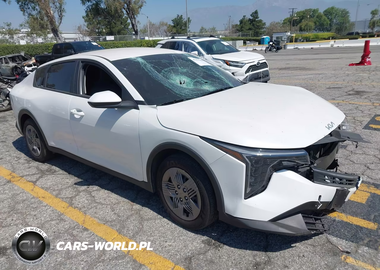 2025 Kia K4 Lx – zdjęcie 1 z 18