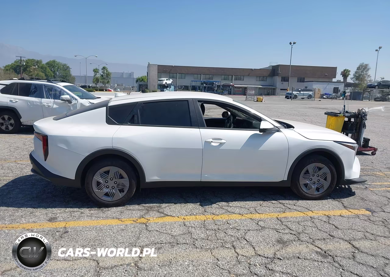 2025 Kia K4 Lx VIN:3KPFT4DE1SE239243 - 13