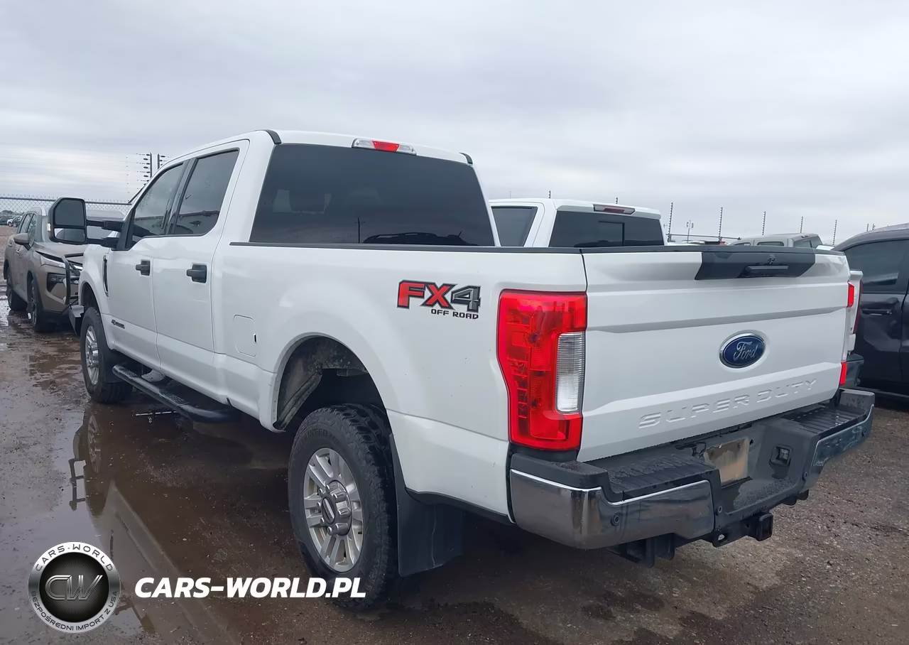 2019 Ford F-250 Xlt VIN:1FT7W2BT2KEE90740 - 3
