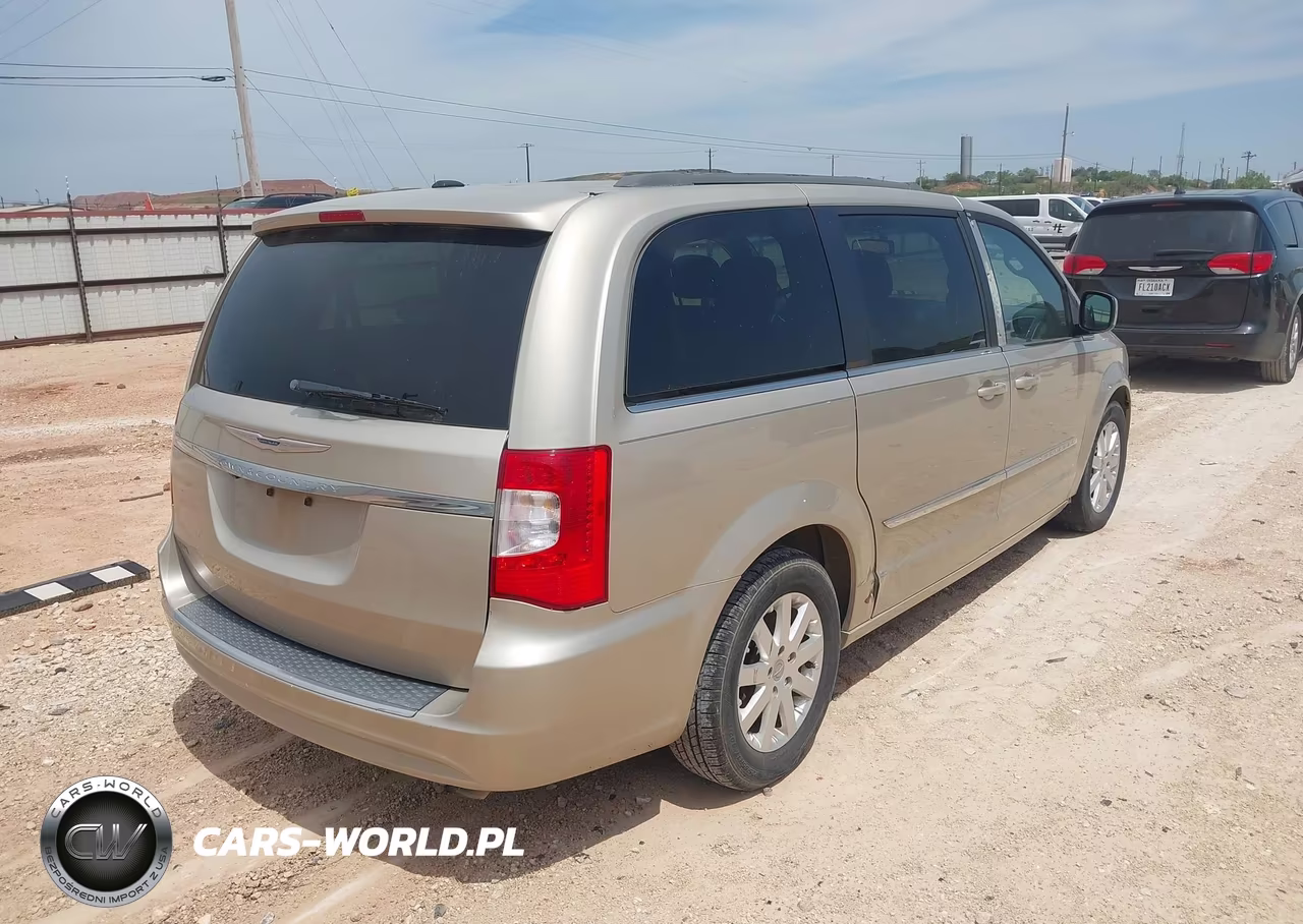 2016 Chrysler Town & Country Touring VIN:2C4RC1BG5GR157540 - 4