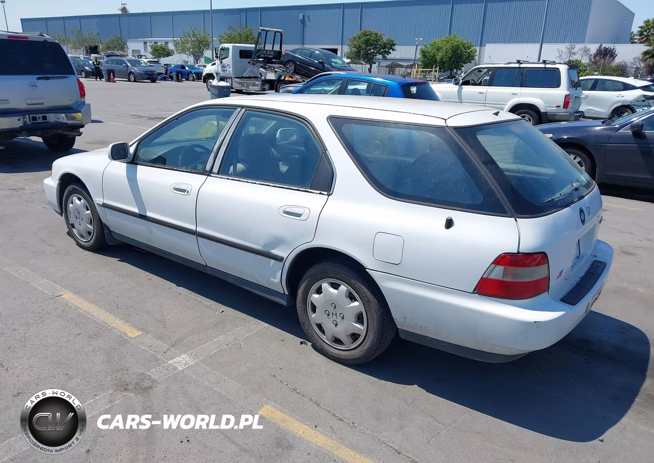 1996 Honda Accord Lx VIN:1HGCE1824TA007334 - 3