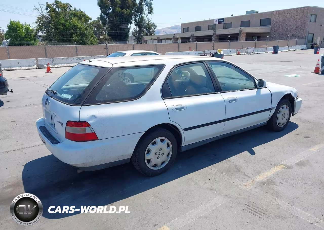 1996 Honda Accord Lx VIN:1HGCE1824TA007334 - 4
