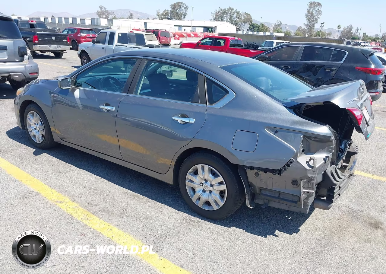 2017 Nissan Altima 2.5 VIN:1N4AL3AP2HC180607 - 3