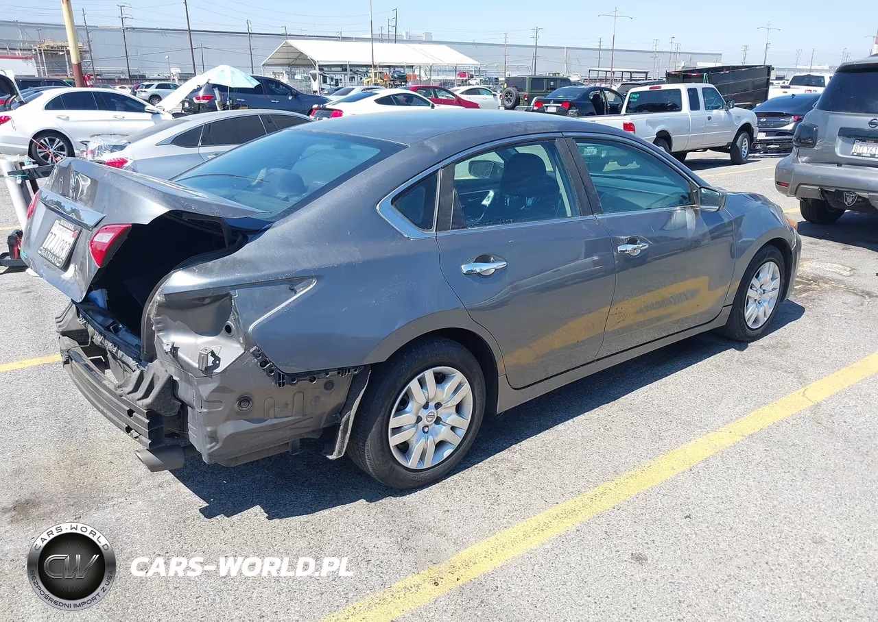 2017 Nissan Altima 2.5 VIN:1N4AL3AP2HC180607 - 4