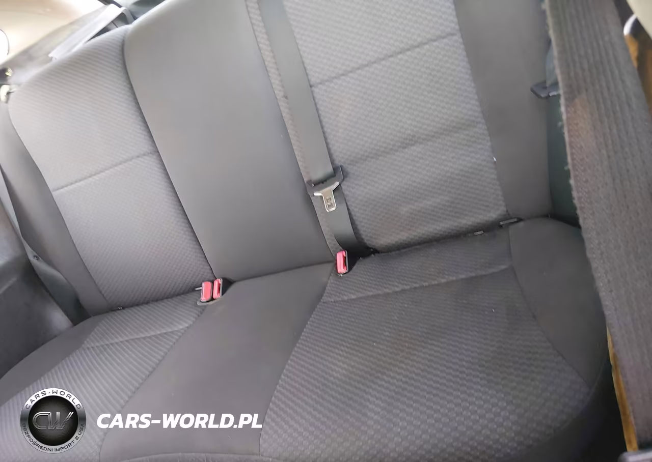 2005 Ford Focus Zx3 VIN:3FAFP31N15R144364 - 8