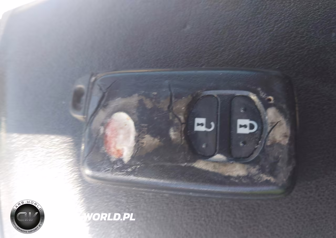 2015 Toyota Prius V Two VIN:JTDZN3EU2FJ033414 - 11