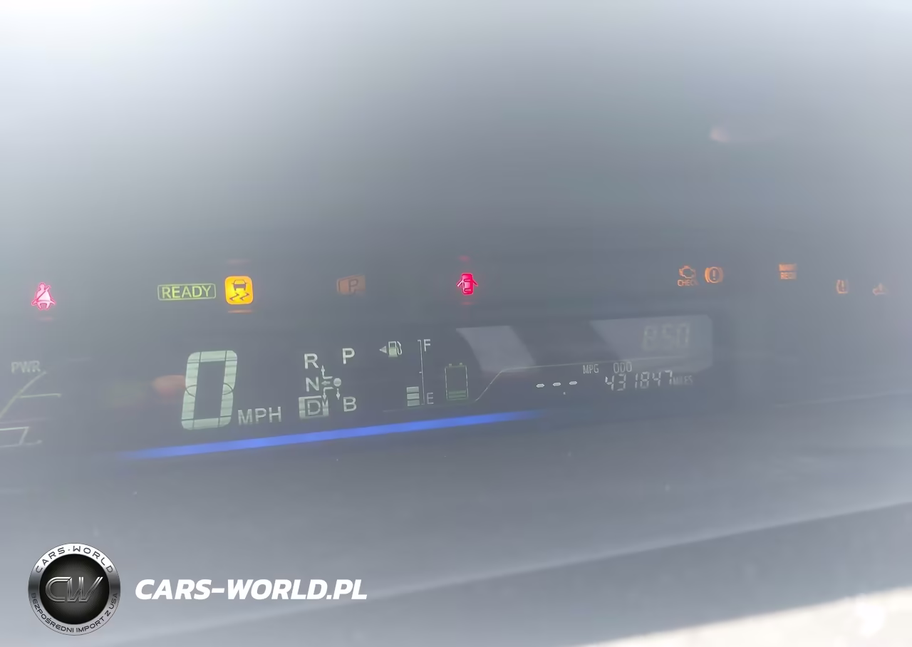 2015 Toyota Prius V Two VIN:JTDZN3EU2FJ033414 - 7