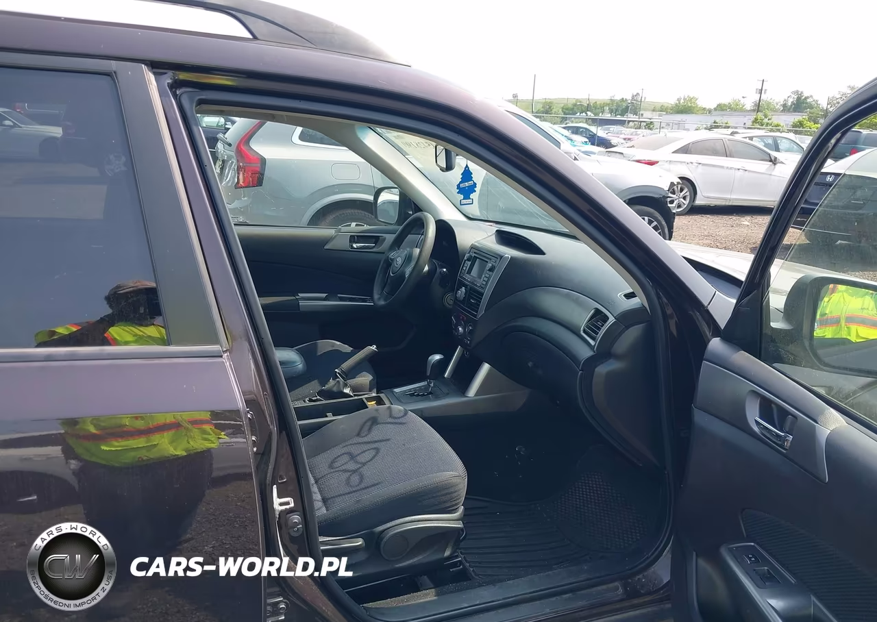 2013 Subaru Forester 2.5X Premium VIN:JF2SHADC1DH446002 - 5