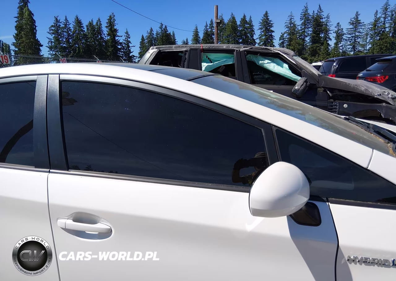 2011 Toyota Prius Four VIN:JTDKN3DU4B5312806 - 13