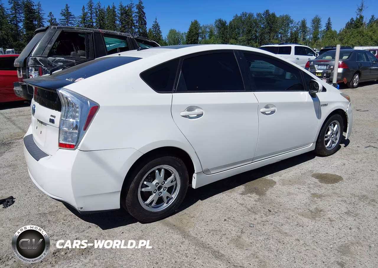 2011 Toyota Prius Four VIN:JTDKN3DU4B5312806 - 4