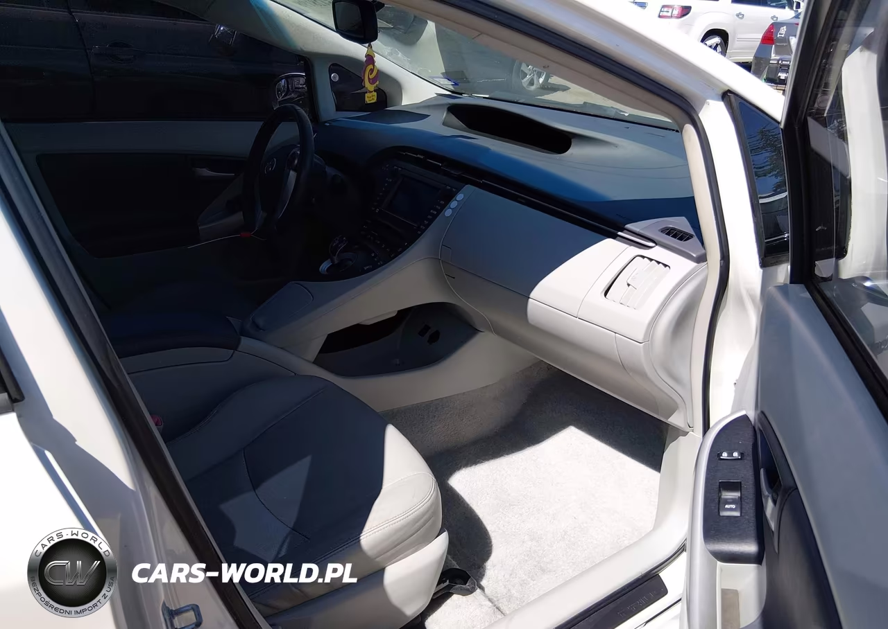 2011 Toyota Prius Four VIN:JTDKN3DU4B5312806 - 5