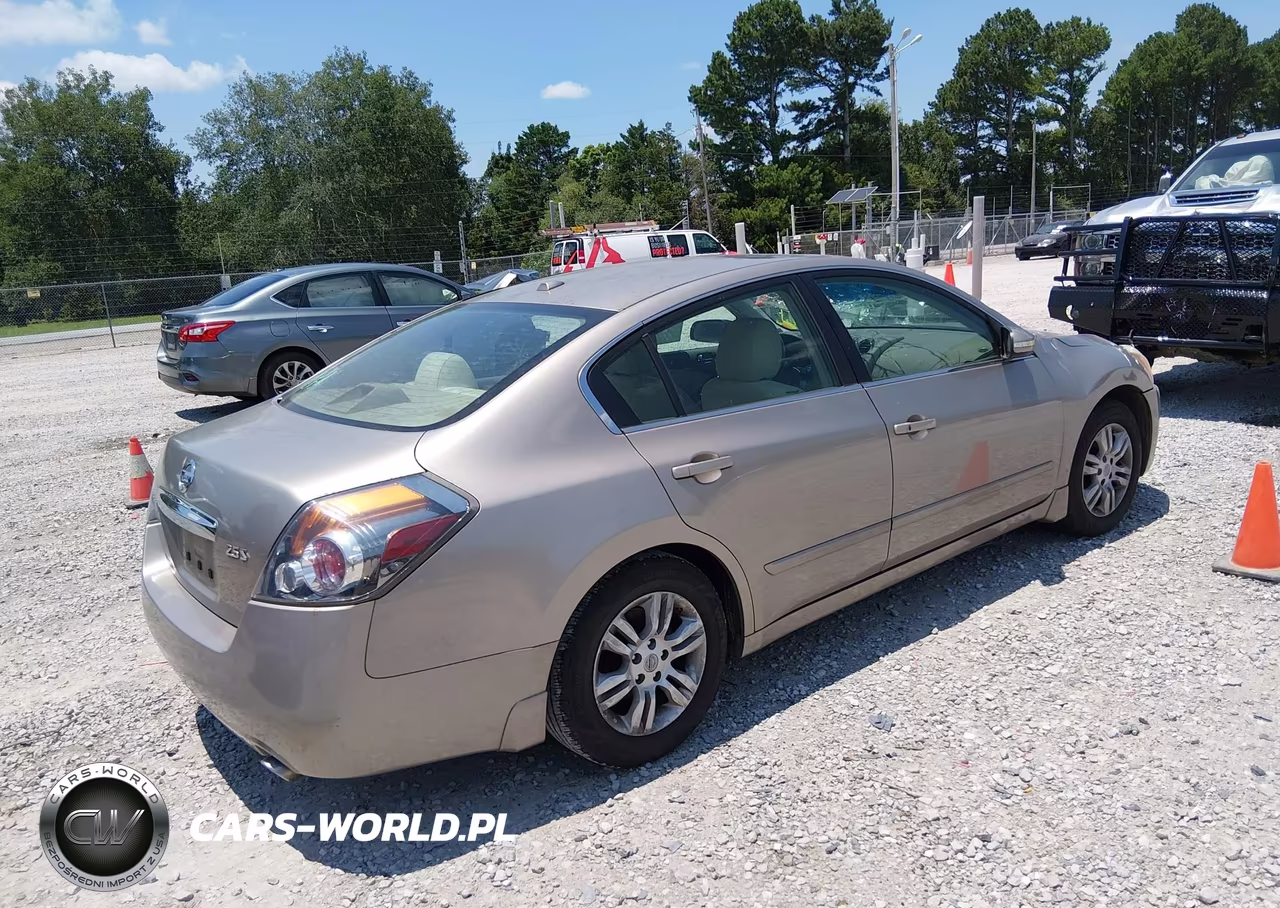2011 Nissan Altima 2.5 S VIN:1N4AL2AP4BC105747 - 4