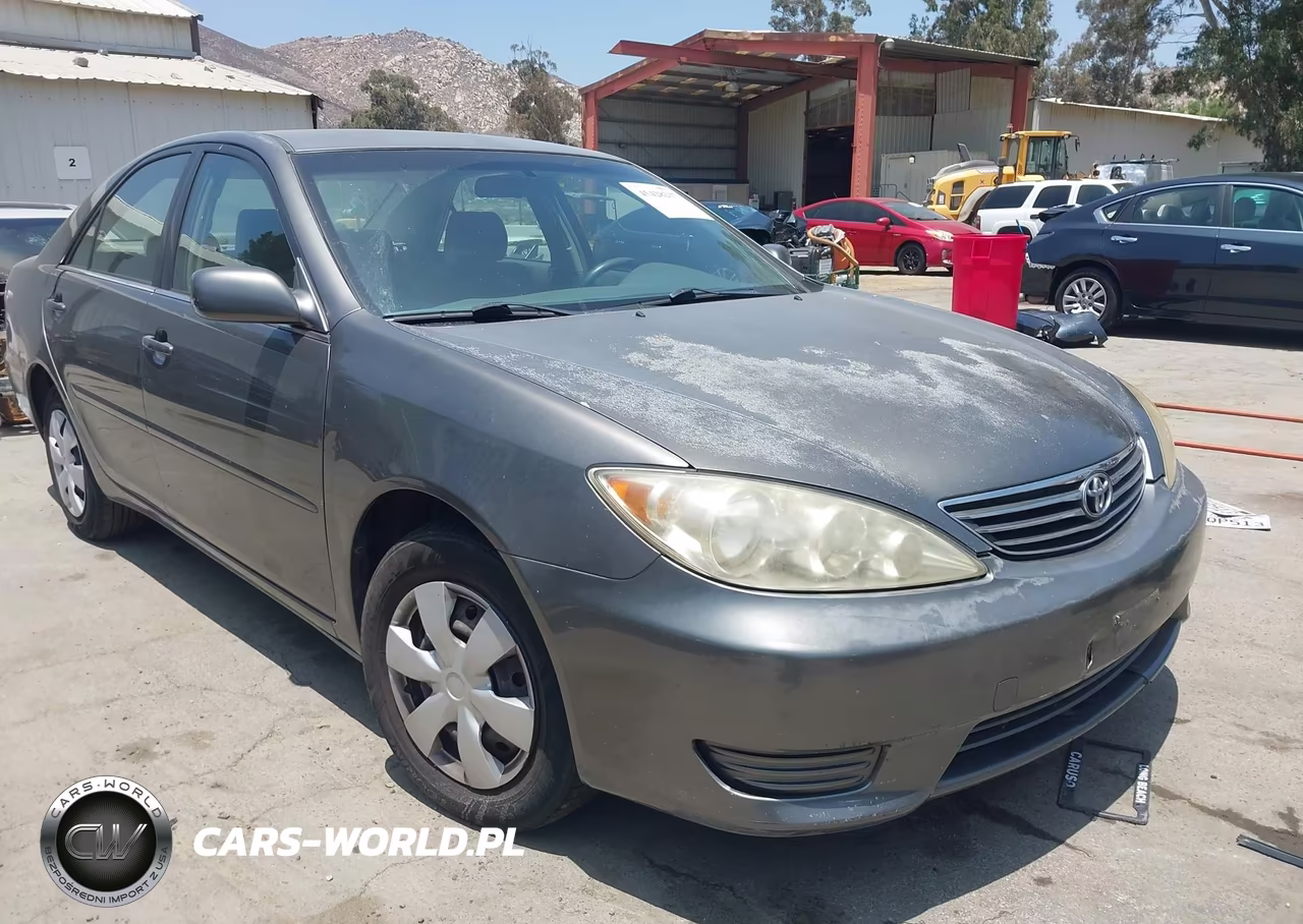 2005 Toyota Camry Le – zdjęcie 1 z 11