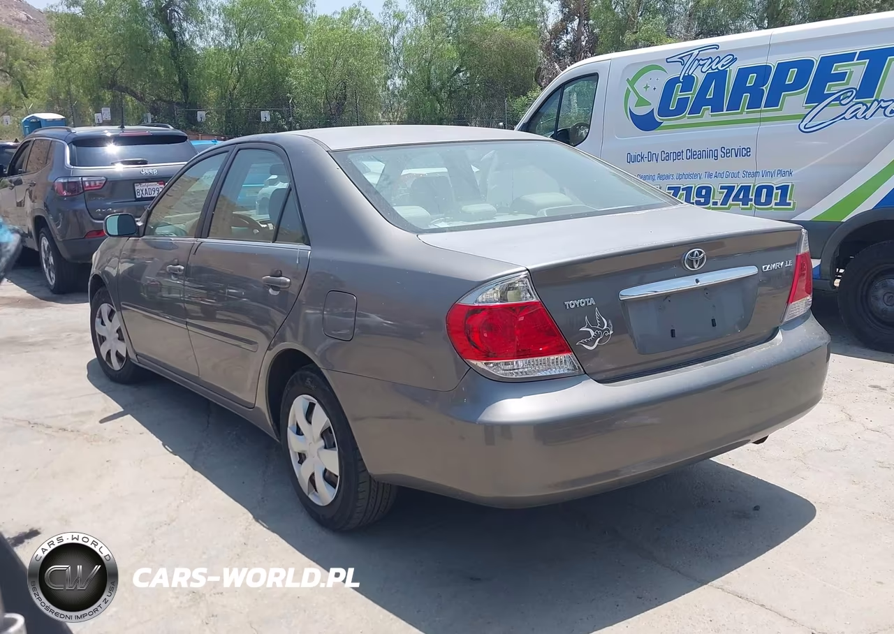 2005 Toyota Camry Le VIN:JTDBE32K053037517 - 3