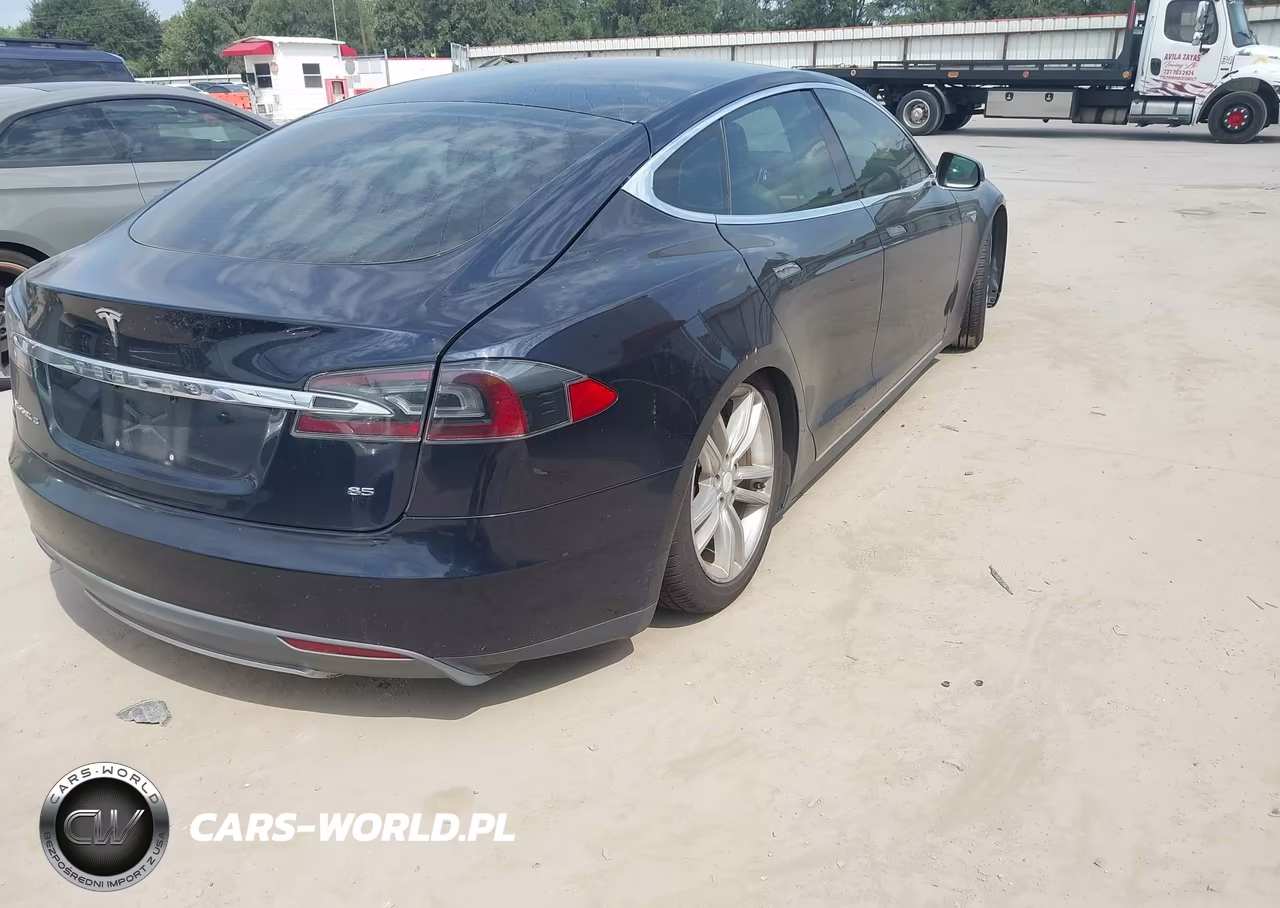 2013 Tesla Model S VIN:5YJSA1DN4DFP19986 - 4