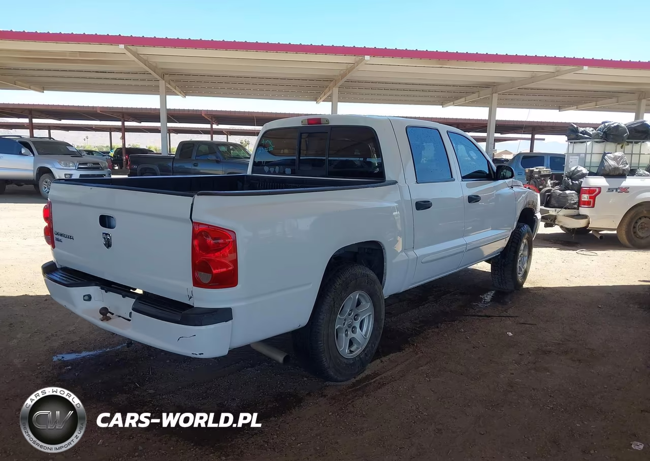 2005 Dodge Dakota Slt VIN:1D7HE48NX5S237656 - 4