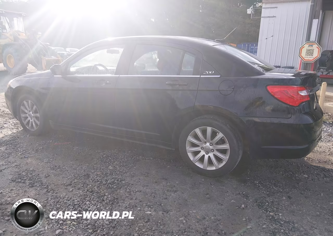 2013 Chrysler 200 Touring VIN:1C3CCBBB1DN597557 - 3