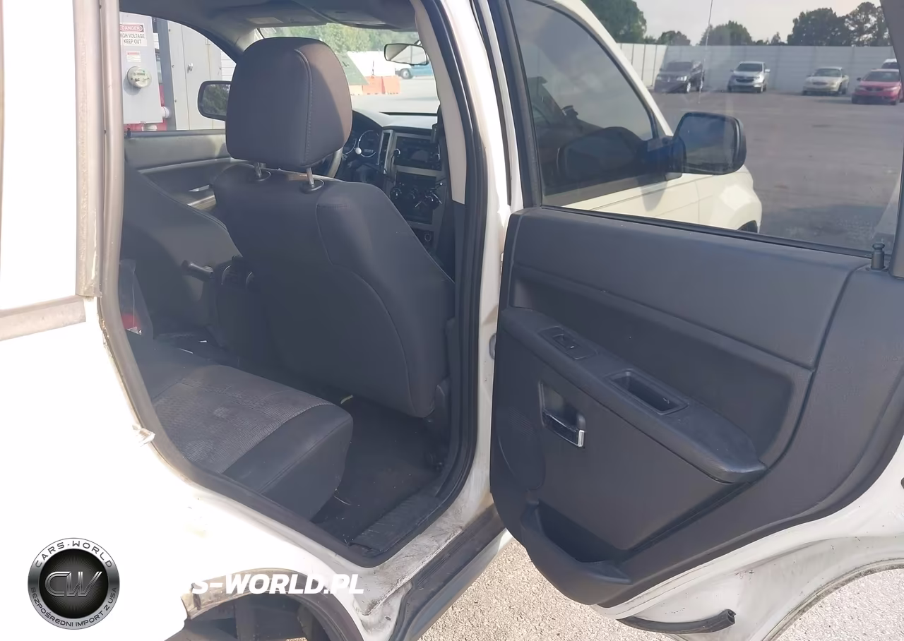 2010 Jeep Grand Cherokee Laredo VIN:1J4PR4GK8AC103227 - 8