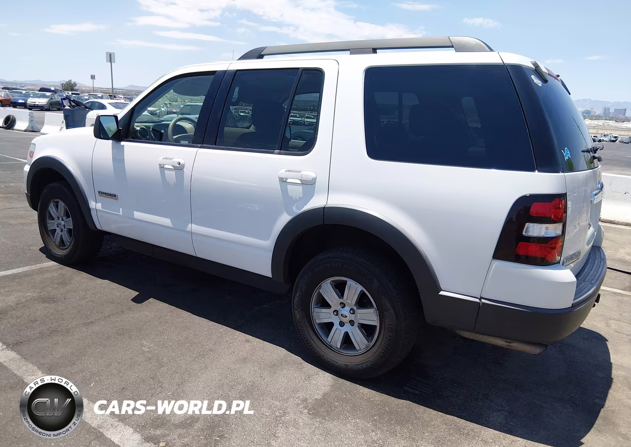 2007 Ford Explorer Xlt VIN:1FMEU63E87UB79942 - 3