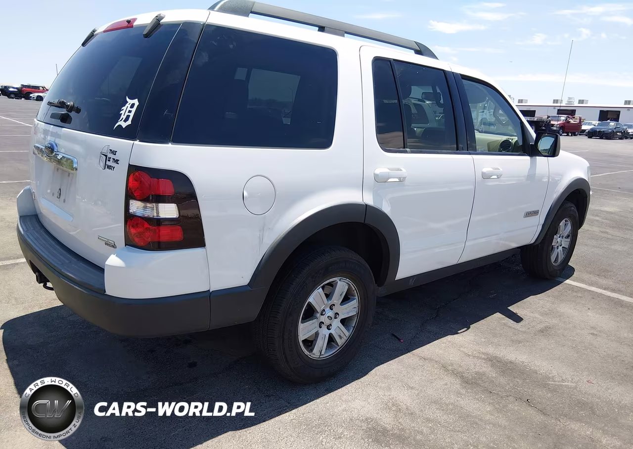 2007 Ford Explorer Xlt VIN:1FMEU63E87UB79942 - 4