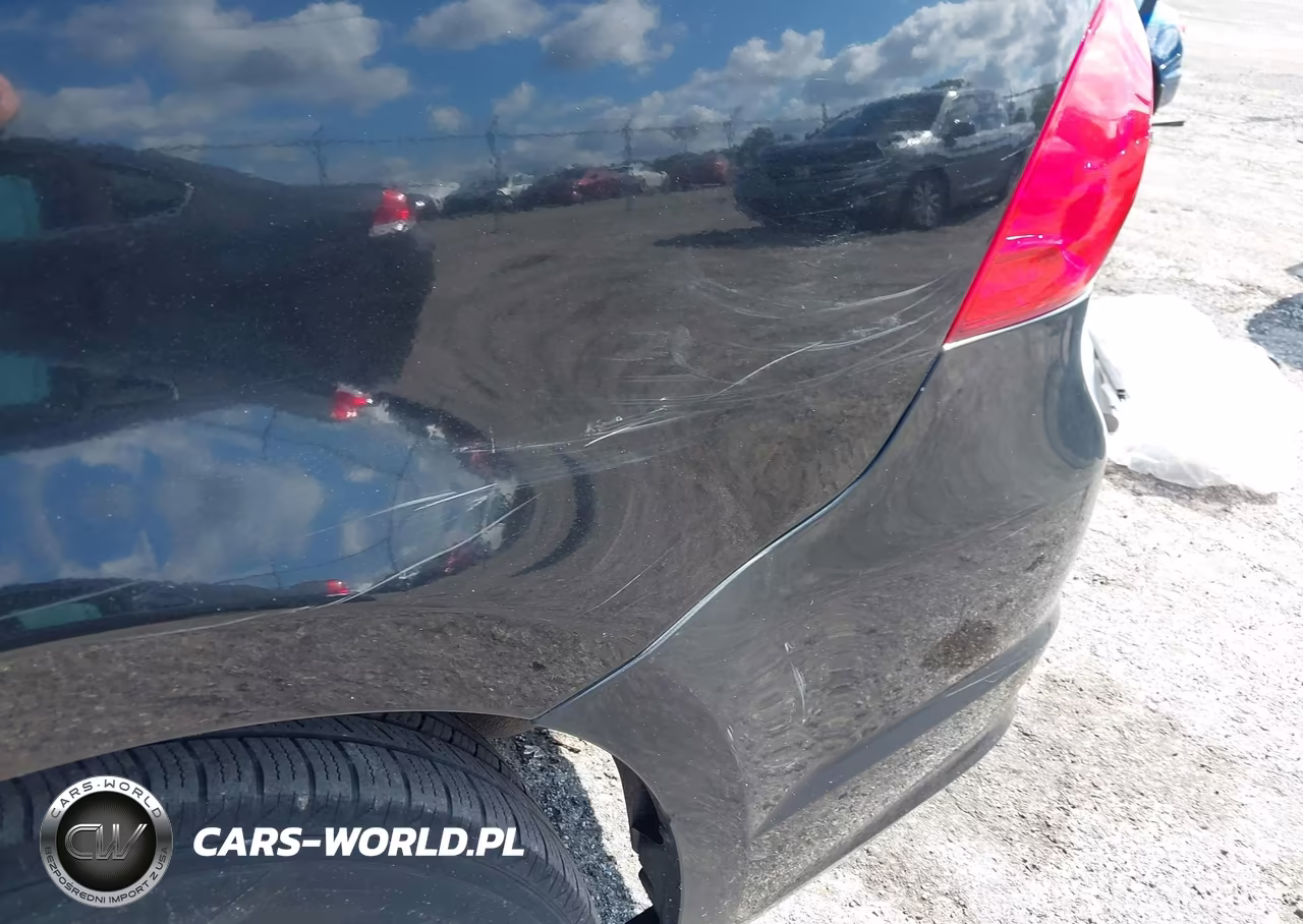 2010 Volkswagen Routan Se VIN:2V4RW3D10AR159110 - 12