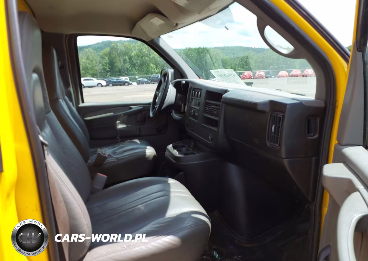 2009 GMC Savana Cutaway Work Van VIN:1GDGG31C691901171 - 5