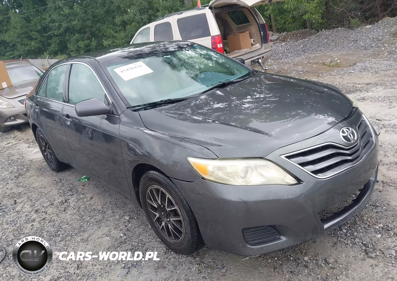 2011 Toyota Camry Le – zdjęcie 1 z 13