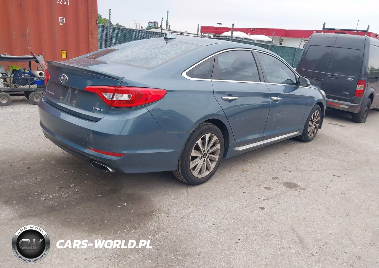 2016 Hyundai Sonata Sport VIN:5NPE34AF0GH426596 - 4