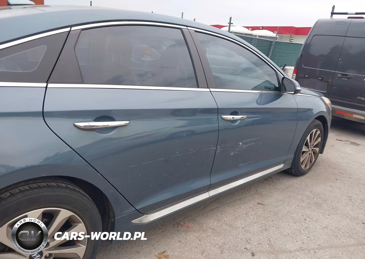 2016 Hyundai Sonata Sport VIN:5NPE34AF0GH426596 - 6