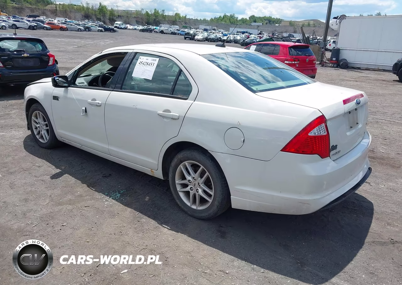 2012 Ford Fusion S VIN:3FAHP0GAXCR160331 - 3