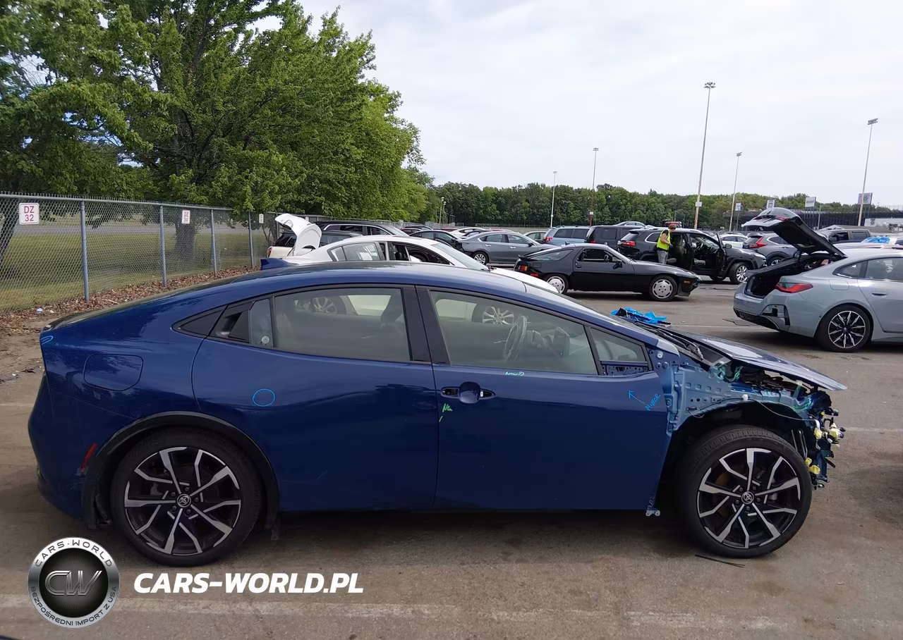 2024 Toyota Prius Prime Xse VIN:JTDACACU8R3036935 - 13