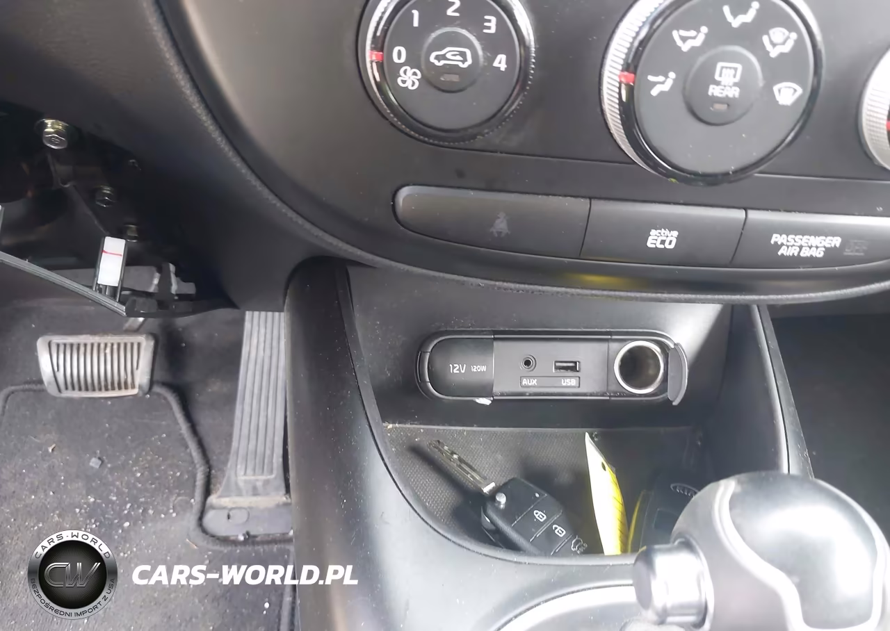 2015 Kia Soul VIN:KNDJN2A24F7768033 - 11